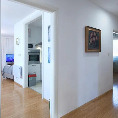 Hébergement de vacances House With Pool In