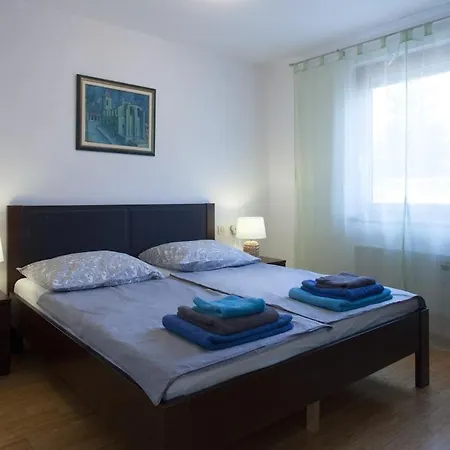 House With Pool In Nyaraló *