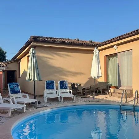 House With Pool In Nyaraló *
