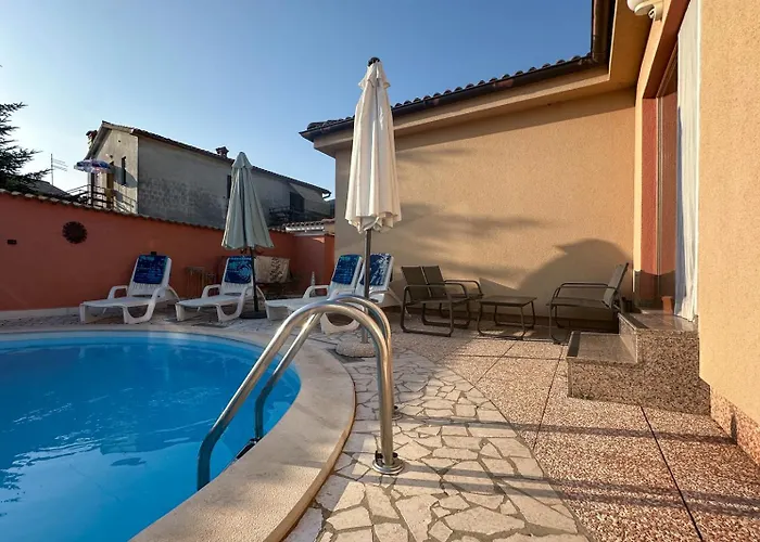 House With Pool In * Marčana