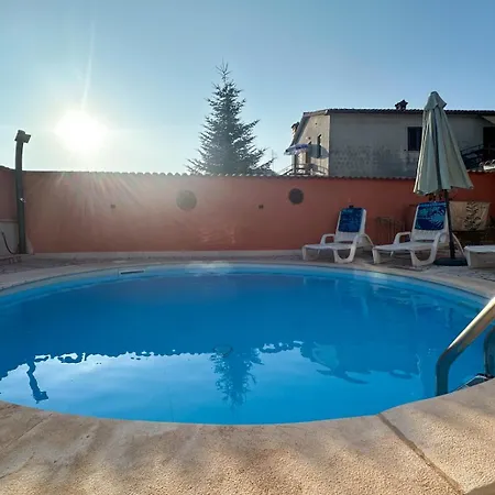 House With Pool In Ferienhaus *